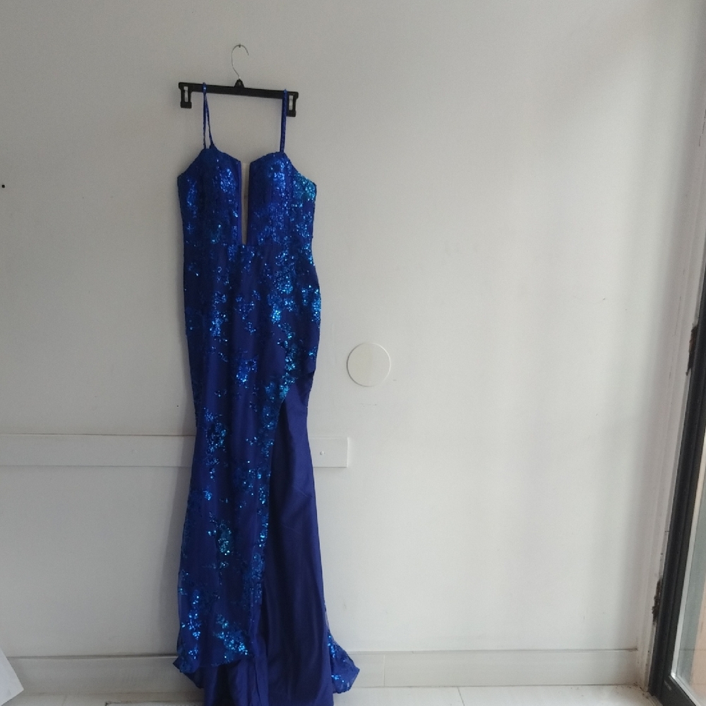 Elegant Blue Sequin Evening Gown